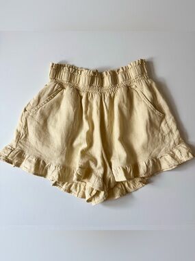 Vanilla Star Linen Blend Ruffled Flutter Shorts, Yellow, Women’s Size Medium